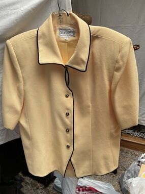 Vintage SUITS ME SKIRT AND BLOUSE Short Sleeve Collar Jacket with Black Piping